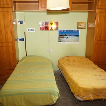 Lorenzo's Bed & Surf Apartment